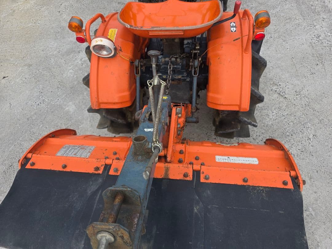 トラクター　クボタB5000　実働　四駆