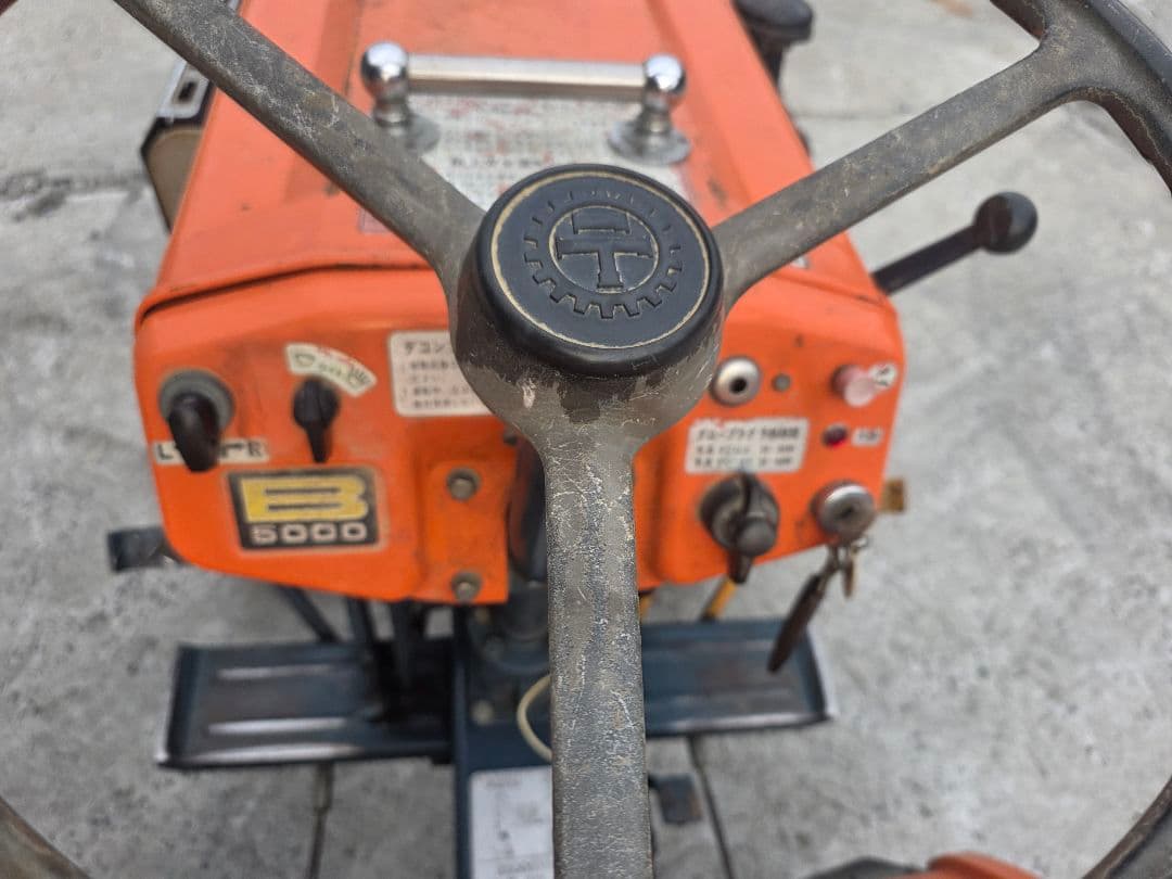 トラクター　クボタB5000　実働　四駆