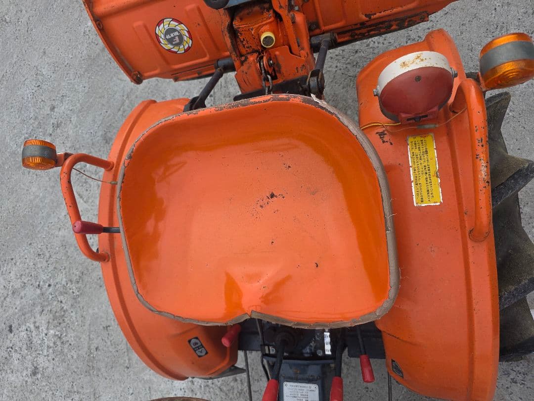 トラクター　クボタB5000　実働　四駆