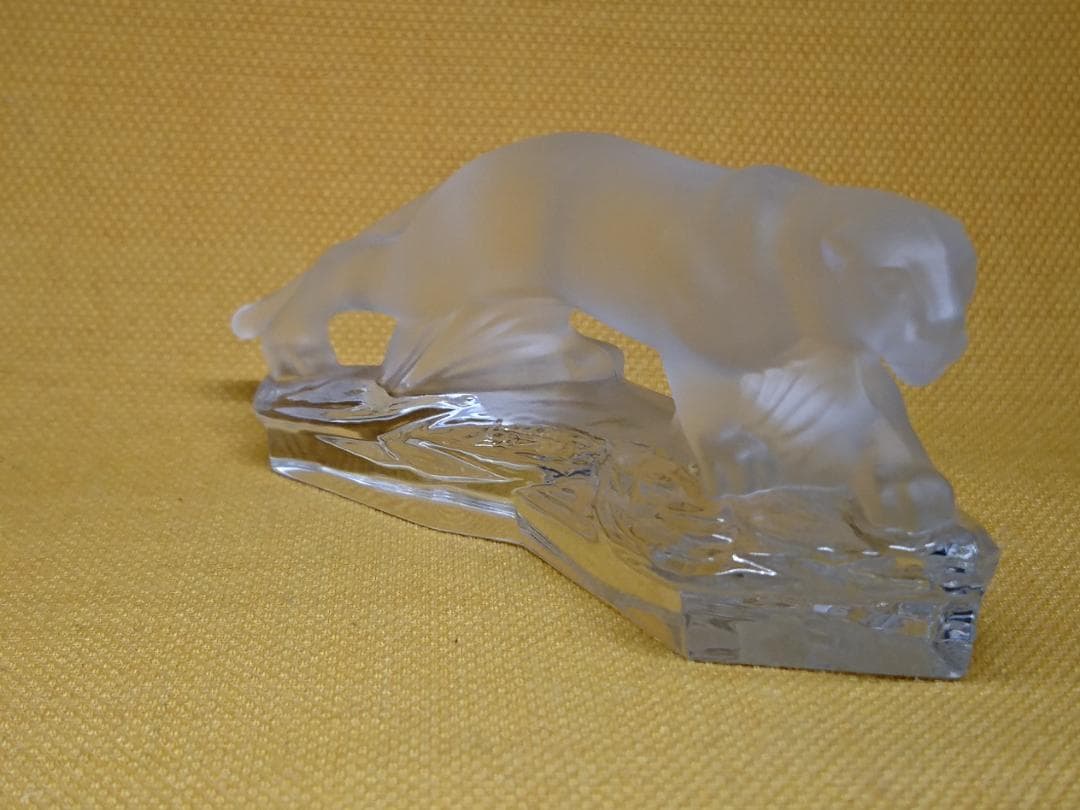 【美品】トラ　豹　ドイツ　クリスタルガラス　置物　工芸品　美術品　A1558