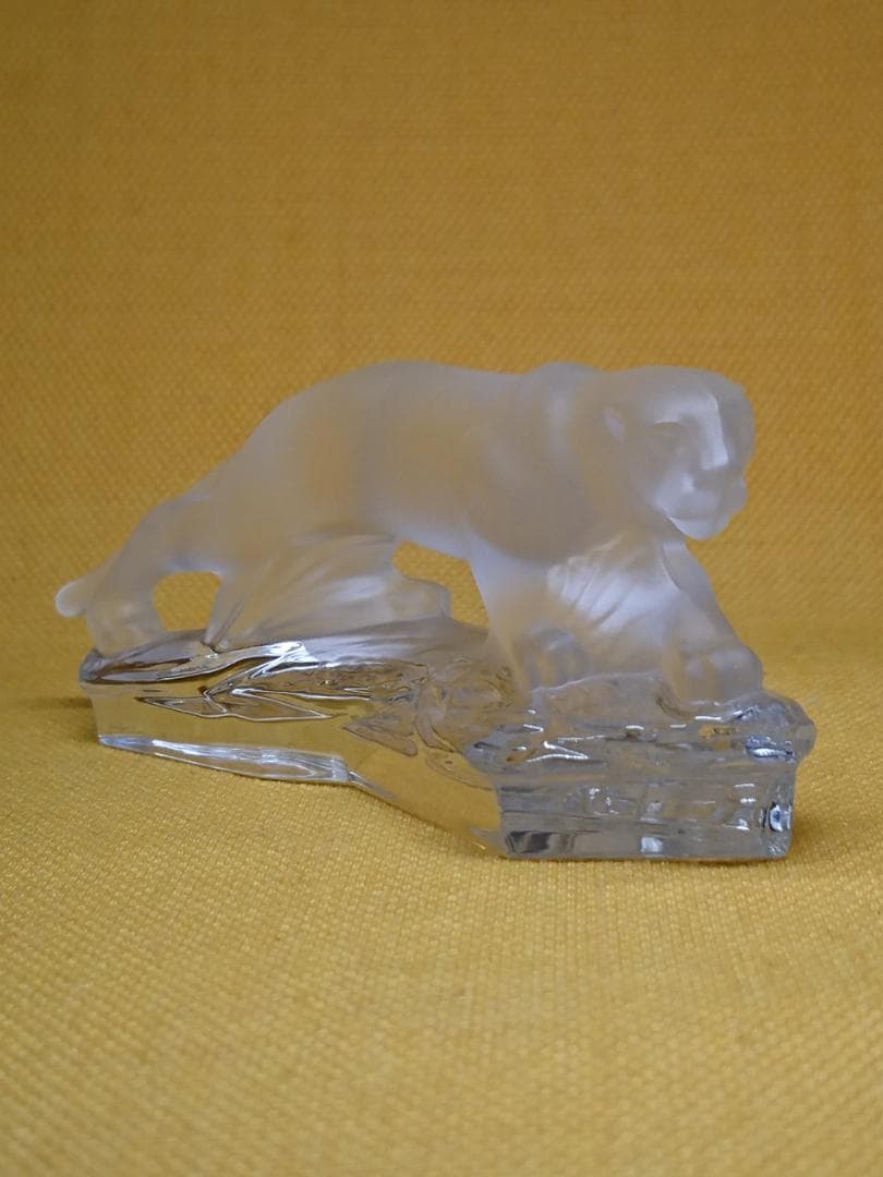 【美品】トラ　豹　ドイツ　クリスタルガラス　置物　工芸品　美術品　A1558