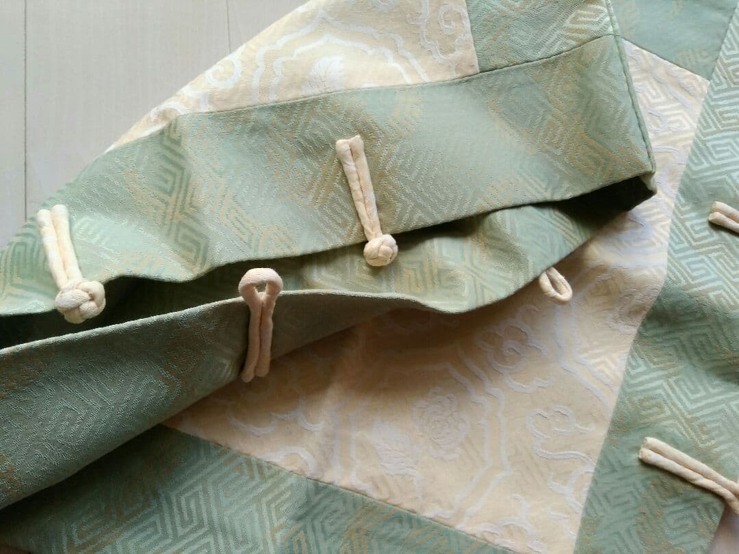 新品 ◆絹のクッションカバー ◆ シノワズリ ◆ Made in vietnam