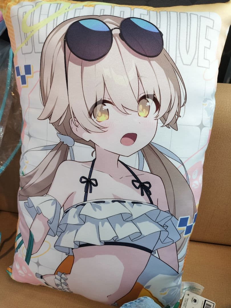 ブルーアーカイブ ビジュアルアートクッション水着ver.3種 - メルカリ