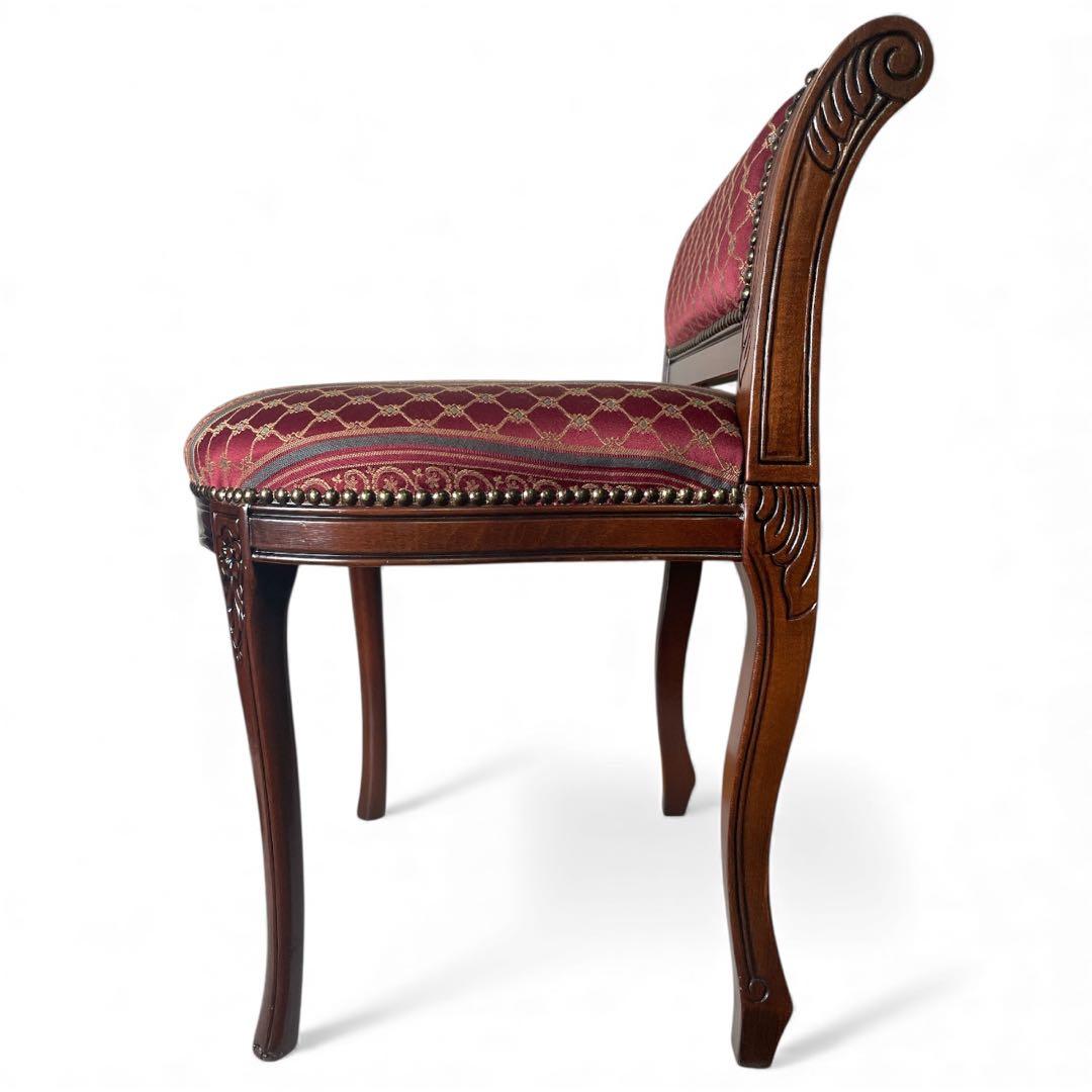 ネコ脚　スツール　チェア　クラシック　背もたれ　アンティーク調　ストライプ　赤