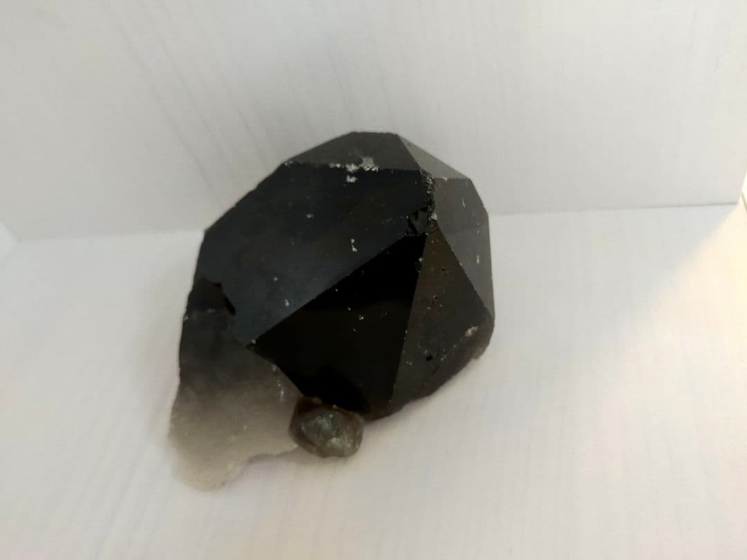 モリオン　黒水晶　原石　タビー　レコードキーパーあり　スモーキー　魔除け　お守り