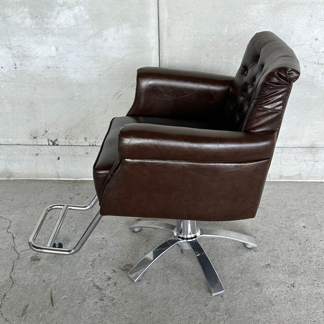 ✦Vintage✦チェスターフィールド／バーバーチェア／昇降式　サロンチェア鉄鋲