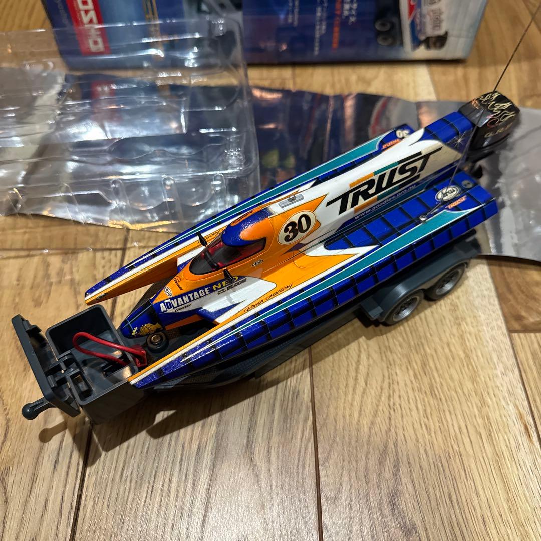 京商　ミニッツフォーミュラボート 船体、トレーラーセット