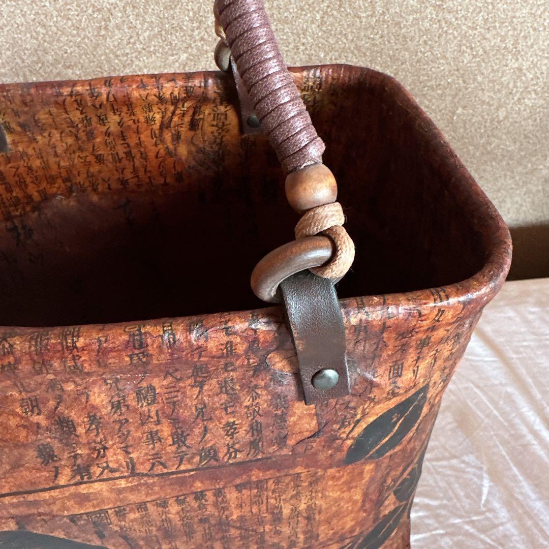 一閑張り椿柄　底鋲付きおしゃれハンドル