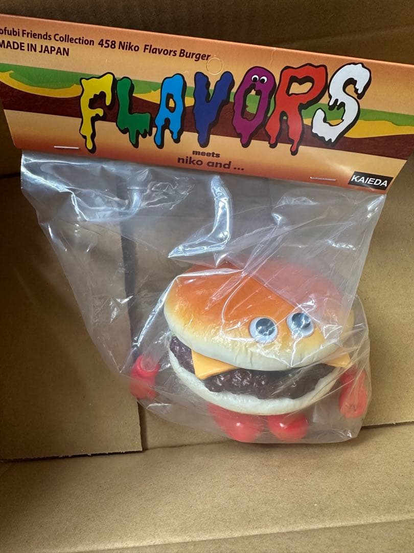 FLAVORS niko and コラボ ソフビ ハンバーガー - メルカリ