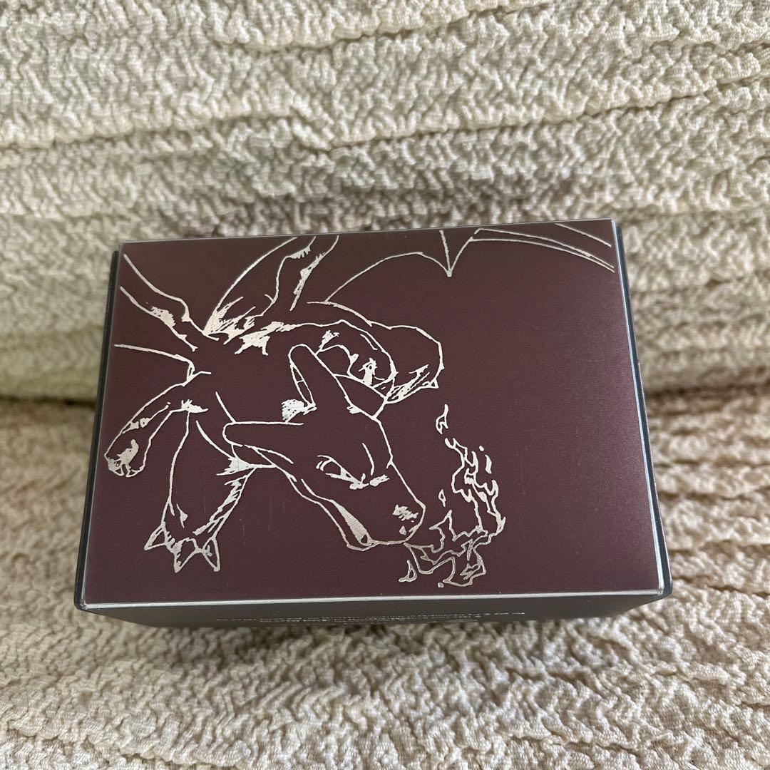 貴重品 デッキケース リザードン(有田満弘) ポケセン限定 - メルカリ