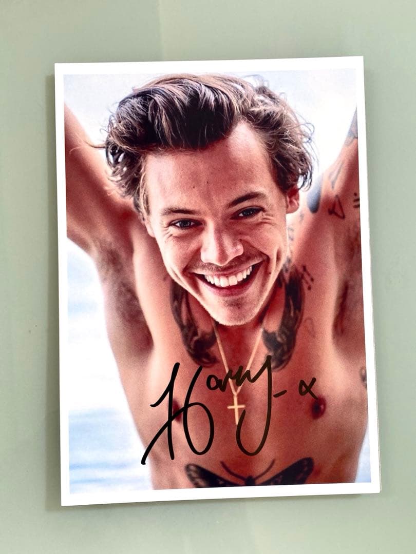 Riley…ハリー・スタイルズ直筆サイン入り2Lサイズ写真…