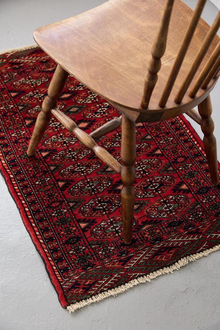 ヴィンテージラグ トライバルラグ ラホール産（121×63cm）赤 緑 黒 橙