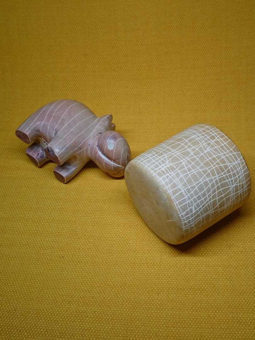 ビンテージ　カバ　石彫　オブジェ　置物　インテリア　工芸品　美術品　A1315