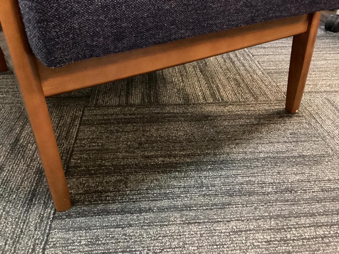 １脚のみ　カリモク６０　Kチェア　タープブルー　１シーター