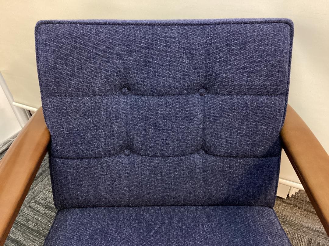 １脚のみ　カリモク６０　Kチェア　タープブルー　１シーター