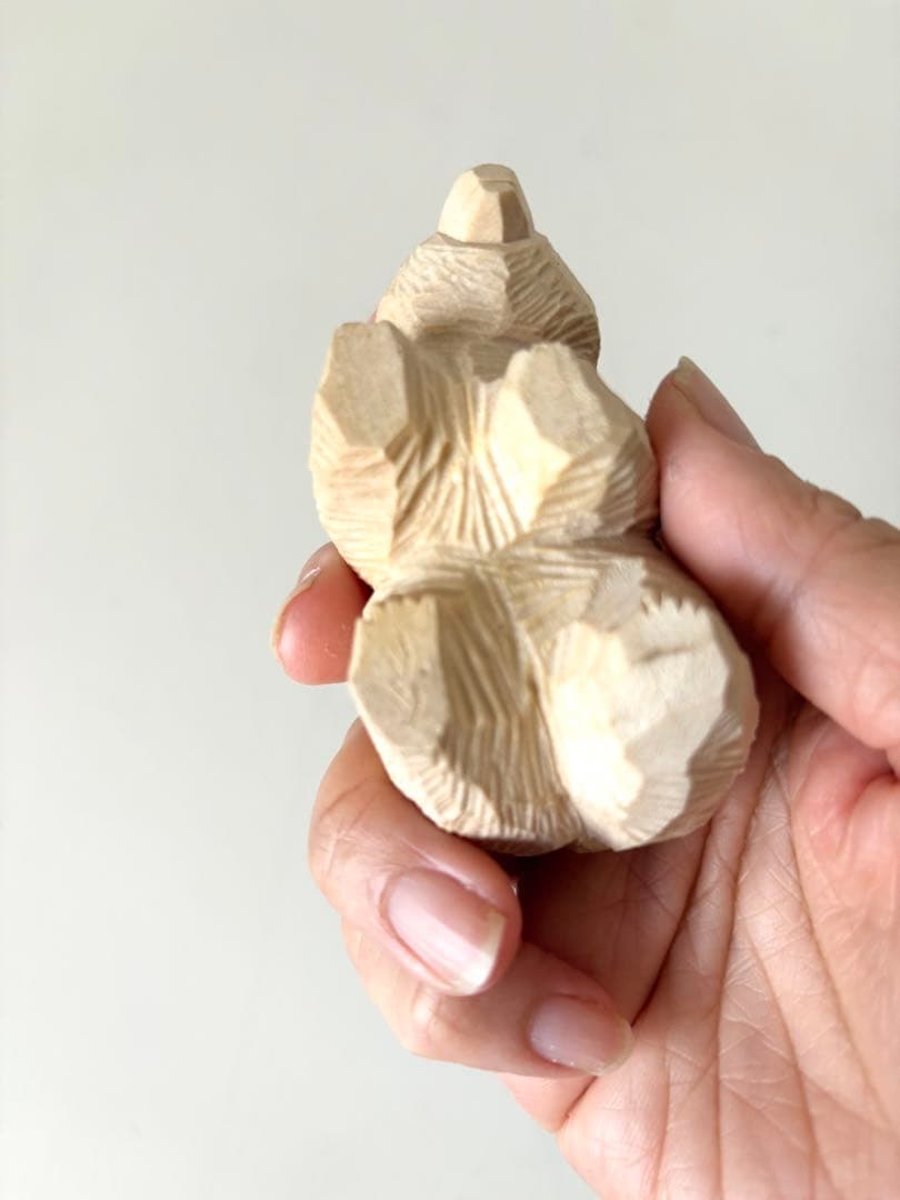 maki yoshida 木彫 毛彫の這熊