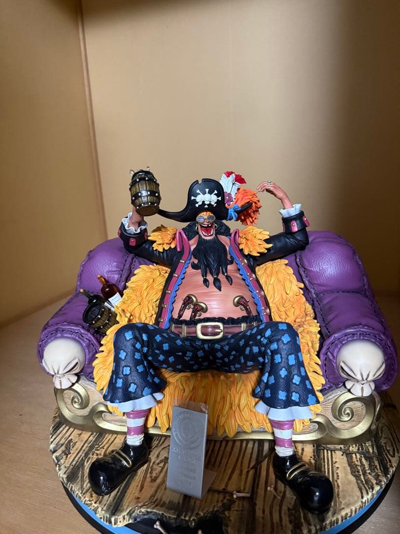 ワンピース 黒髭フィギュア