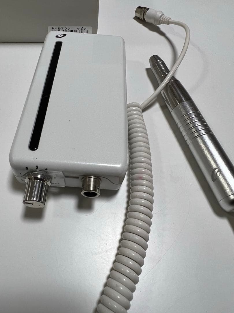 シャレドワ　ケビン　ネイルマシン　ホワイト