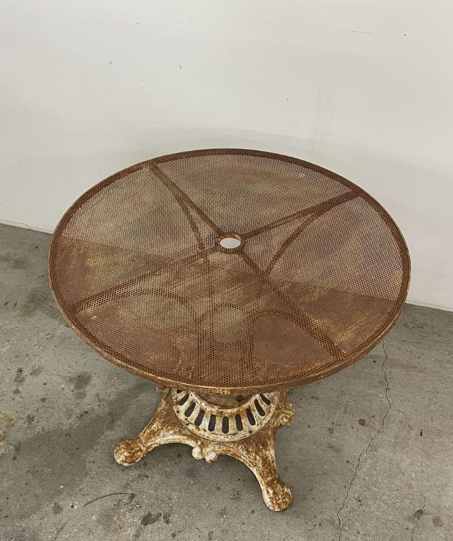 フランス アンティーク Cast Iron Round Bistro Table