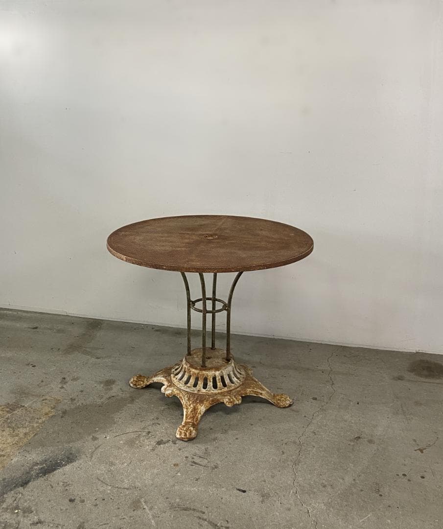 フランス アンティーク Cast Iron Round Bistro Table