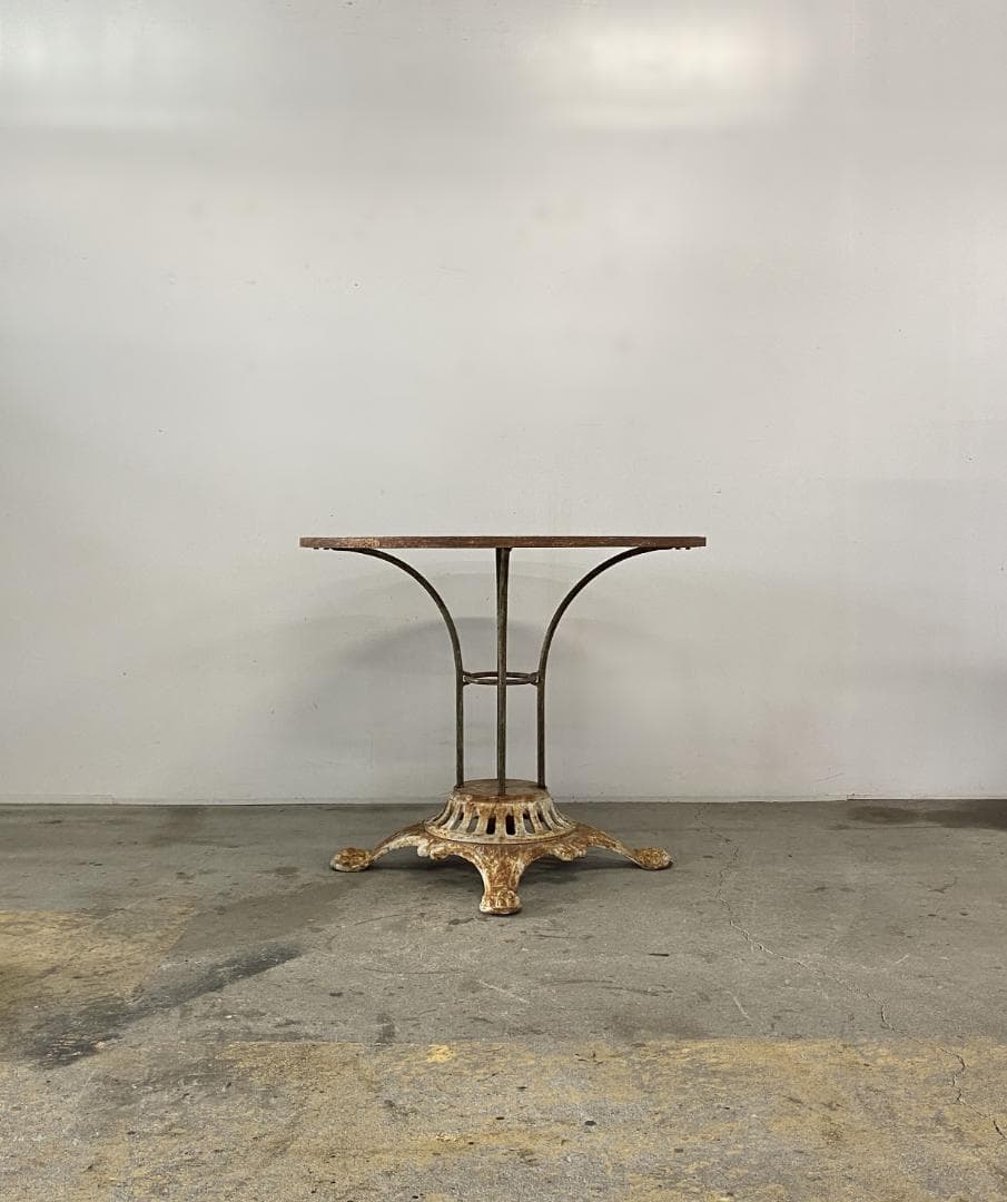 フランス アンティーク Cast Iron Round Bistro Table
