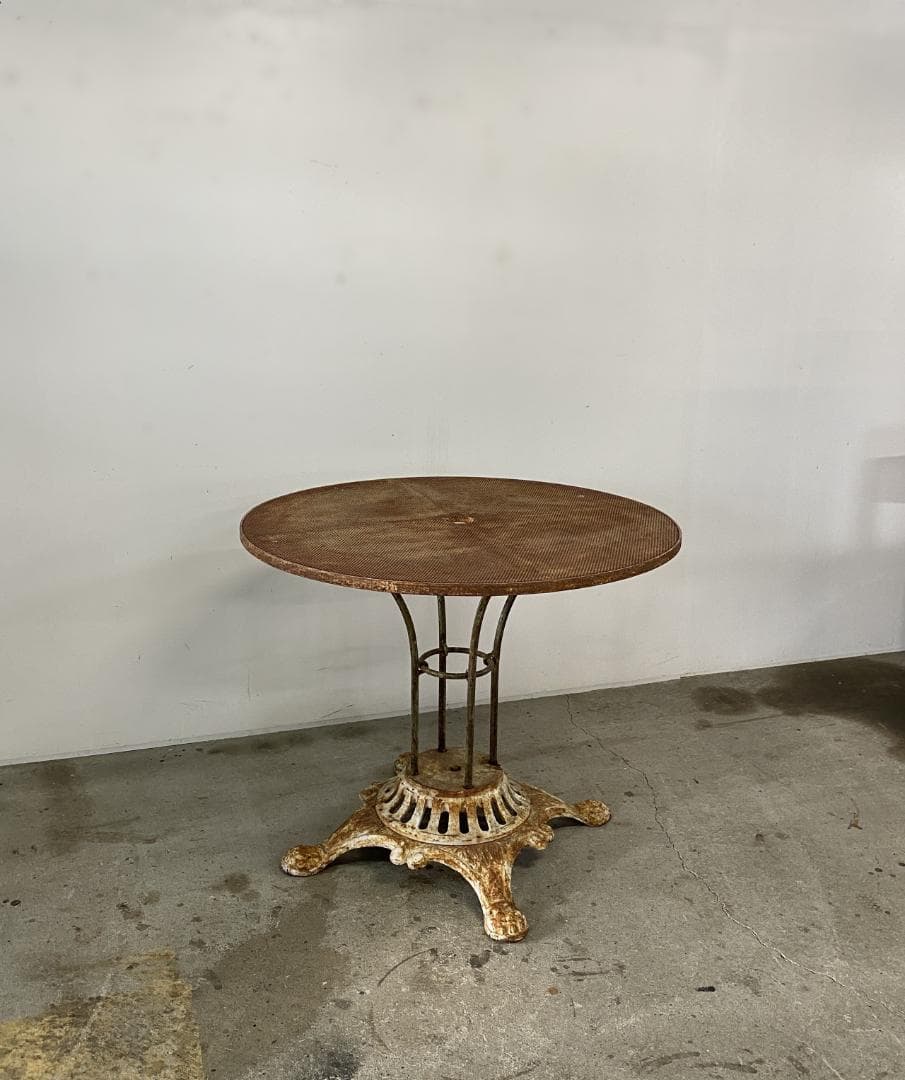 フランス アンティーク Cast Iron Round Bistro Table