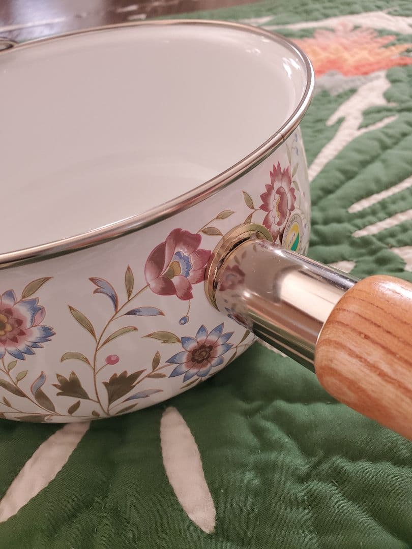 【新品未使用】ピースルピナス エジリー 花柄 鍋 やかん 昭和レトロ ホーロー鍋