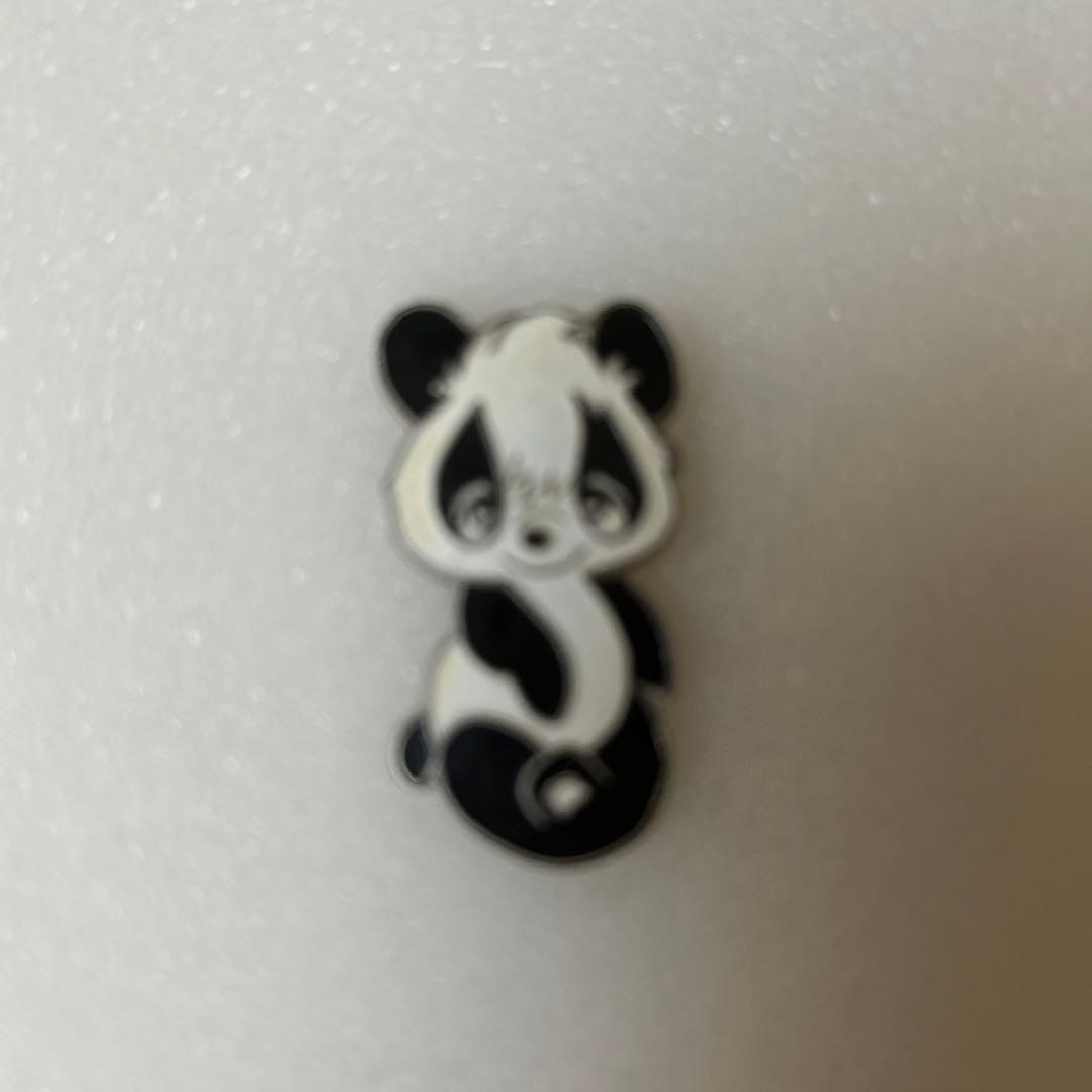 懐かしの昭和レトロ サンリオパンダ デザイン ブローチ - メルカリ