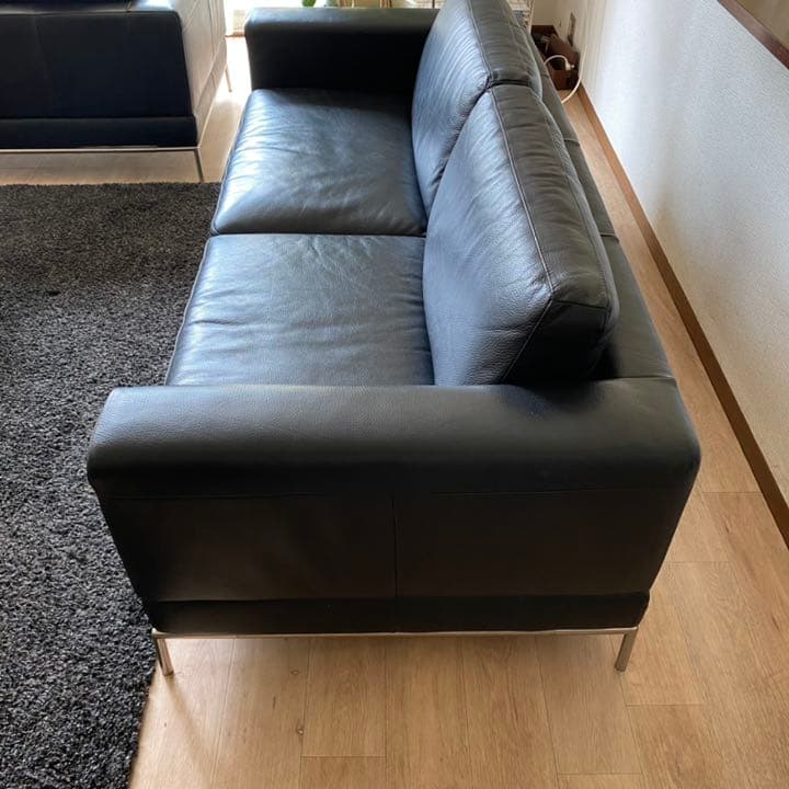 IKEA(イケア) 3人掛けレザーソファ(革) - メルカリ