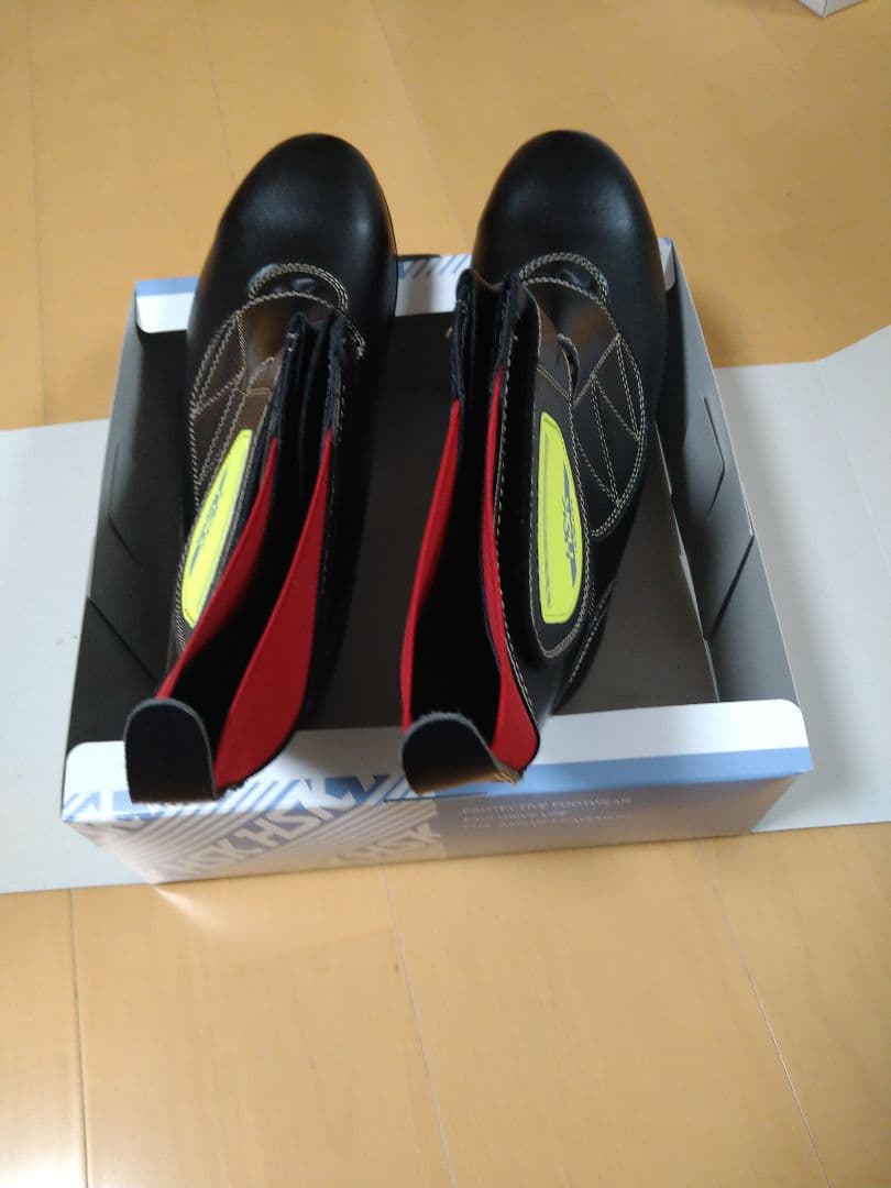 HSK アスファルト舗装マジック安全靴 28.0 黒/赤