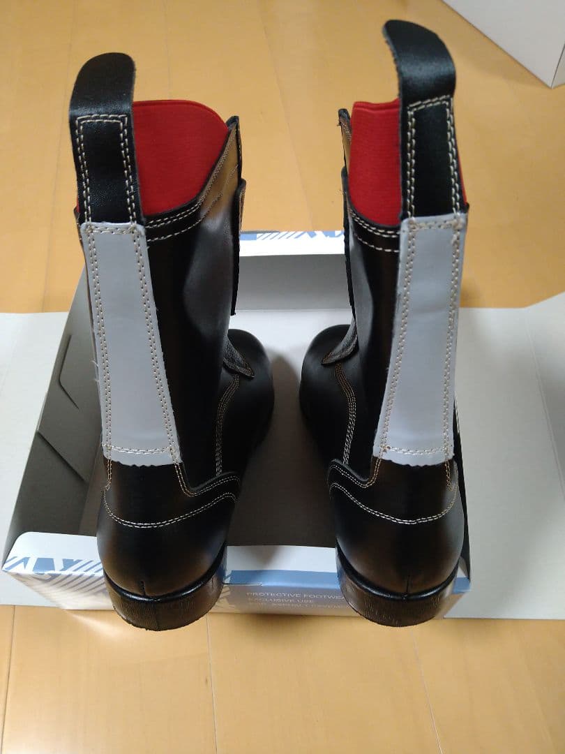 HSK アスファルト舗装マジック安全靴 28.0 黒/赤