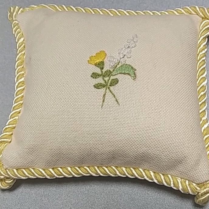 ＃ピンクッション　＃25番刺繍糸　キット　＃DMC　刺繍キット