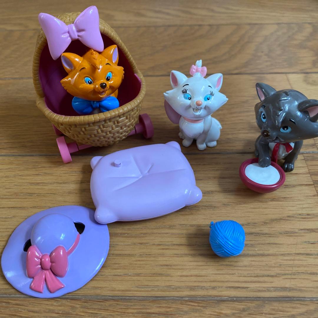 ディズニーマリーフィギュア