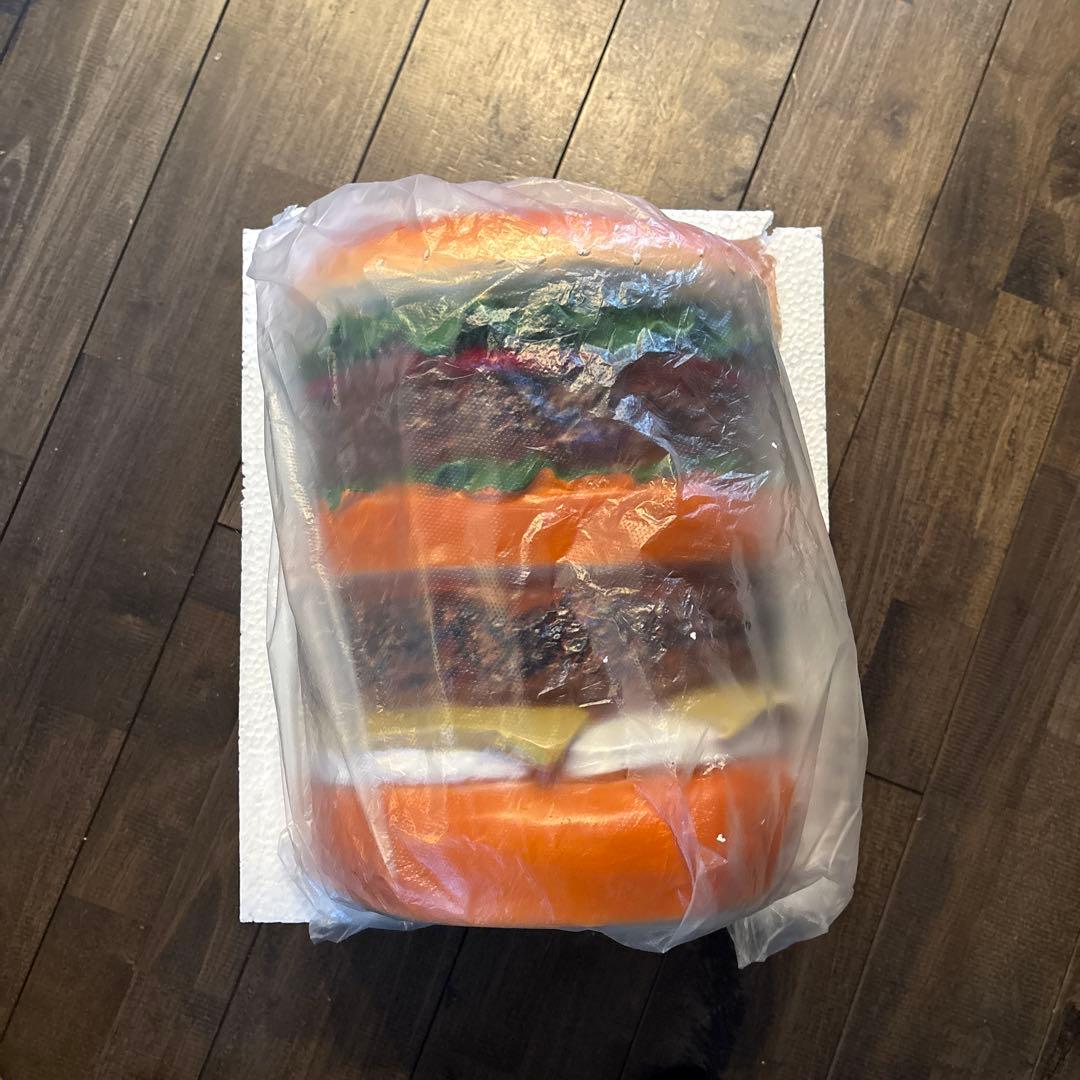 ハンバーガー型スツール