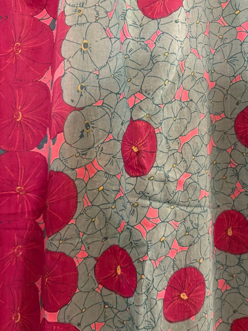 Les touristes カーテン