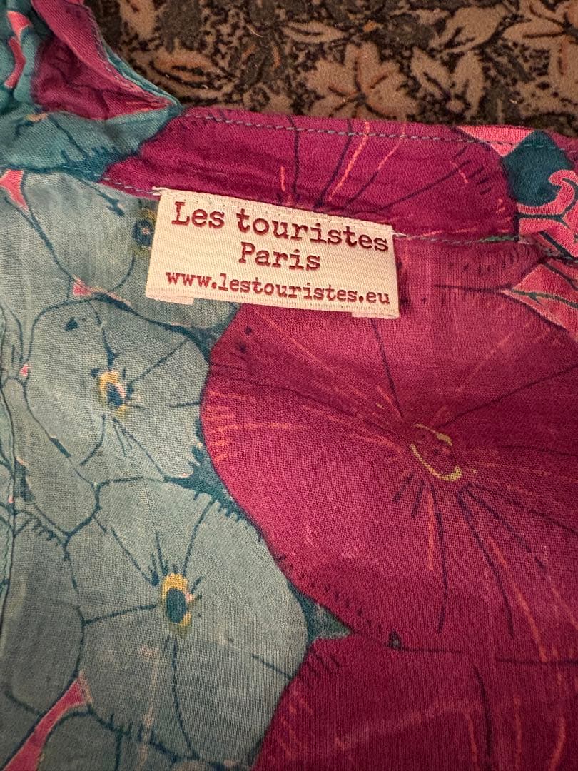 Les touristes カーテン