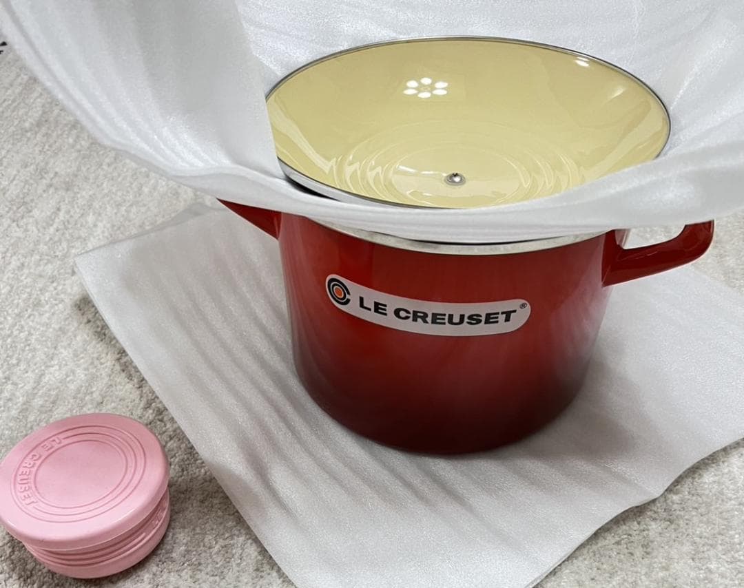 ●未使用●ル・クルーゼ　鍋 ストックポット 5.7L 　チェリーレッド赤 両手鍋
