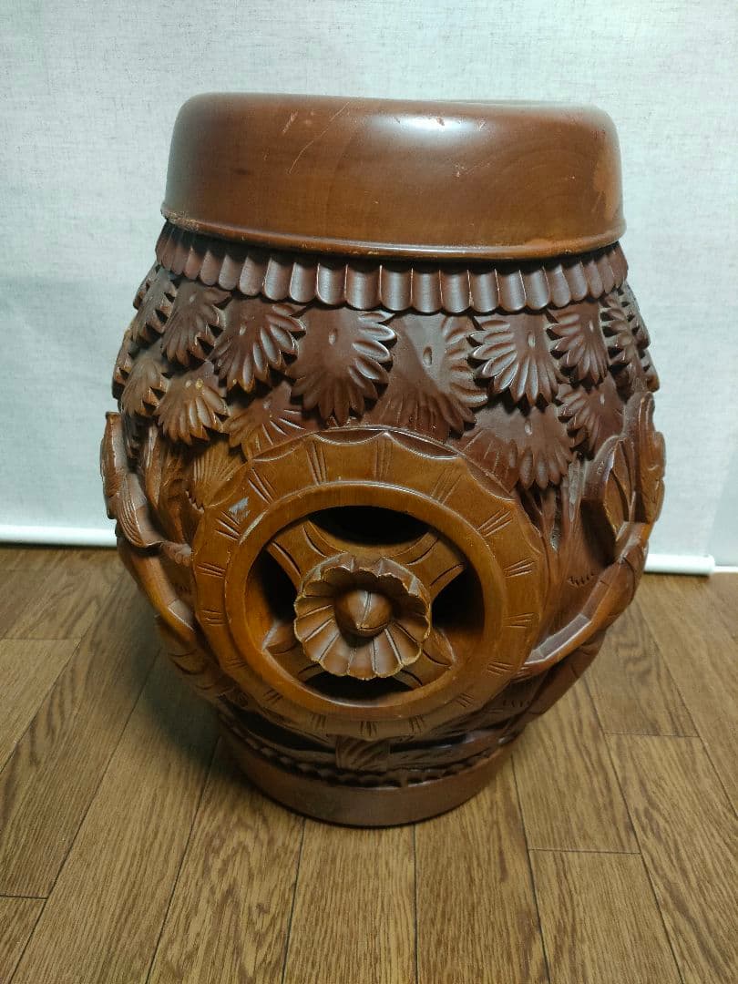 中国　木彫リ　イス　家具　小物入れ　アンティーク