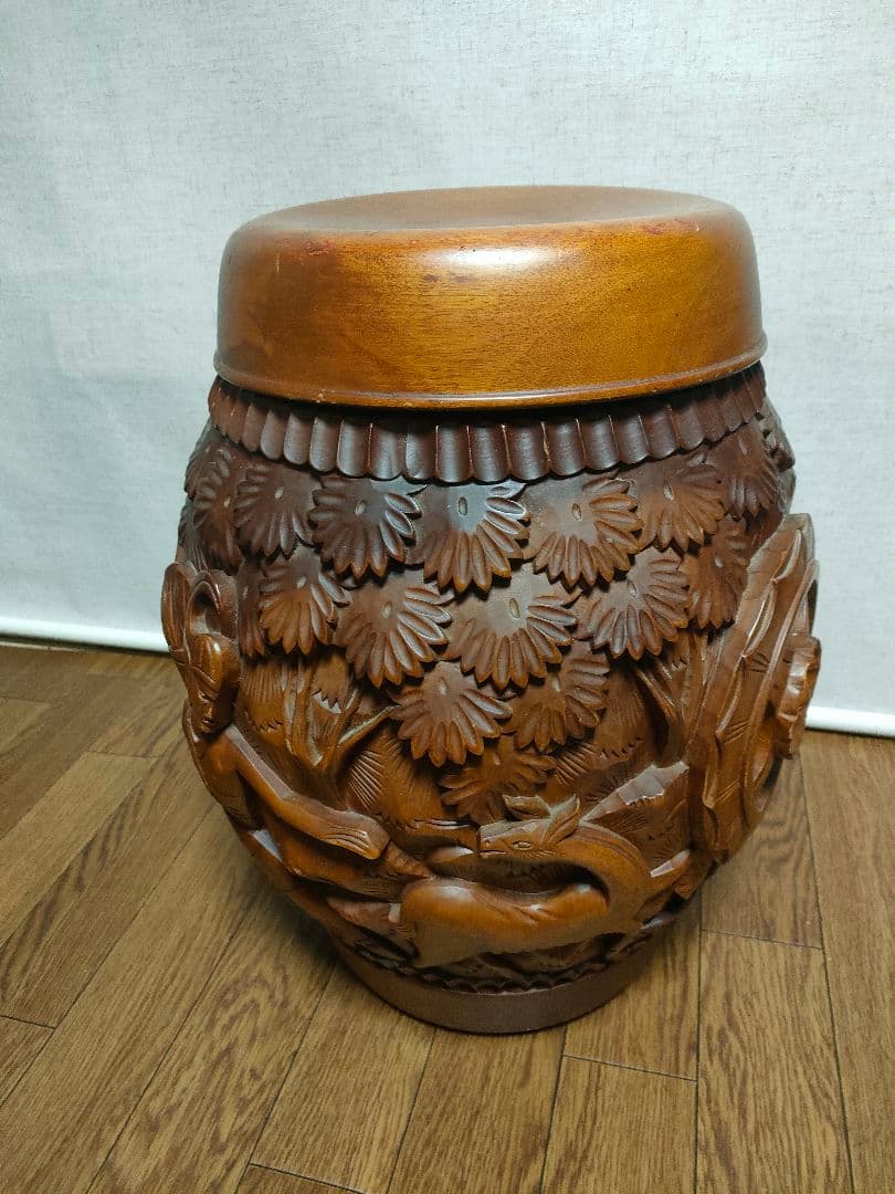 中国　木彫リ　イス　家具　小物入れ　アンティーク