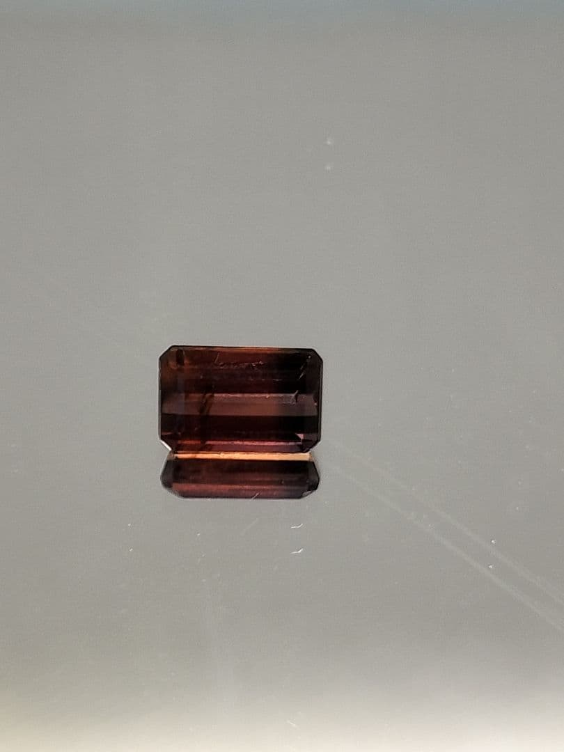 し*つ様 レアカラー　バイカラーサファイア　0.49ct　エメラルドカット