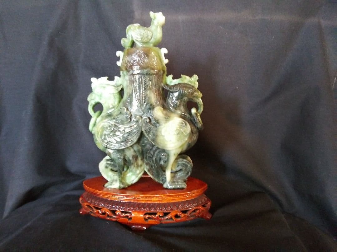 玉製鶏尊　南陽翡翠(独山玉)製　中国工芸品　置物　NO.837