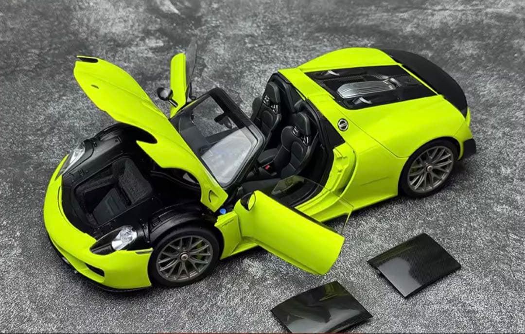 Porsche 918 Spyder 1/18ミニカーライムグリーン - メルカリ