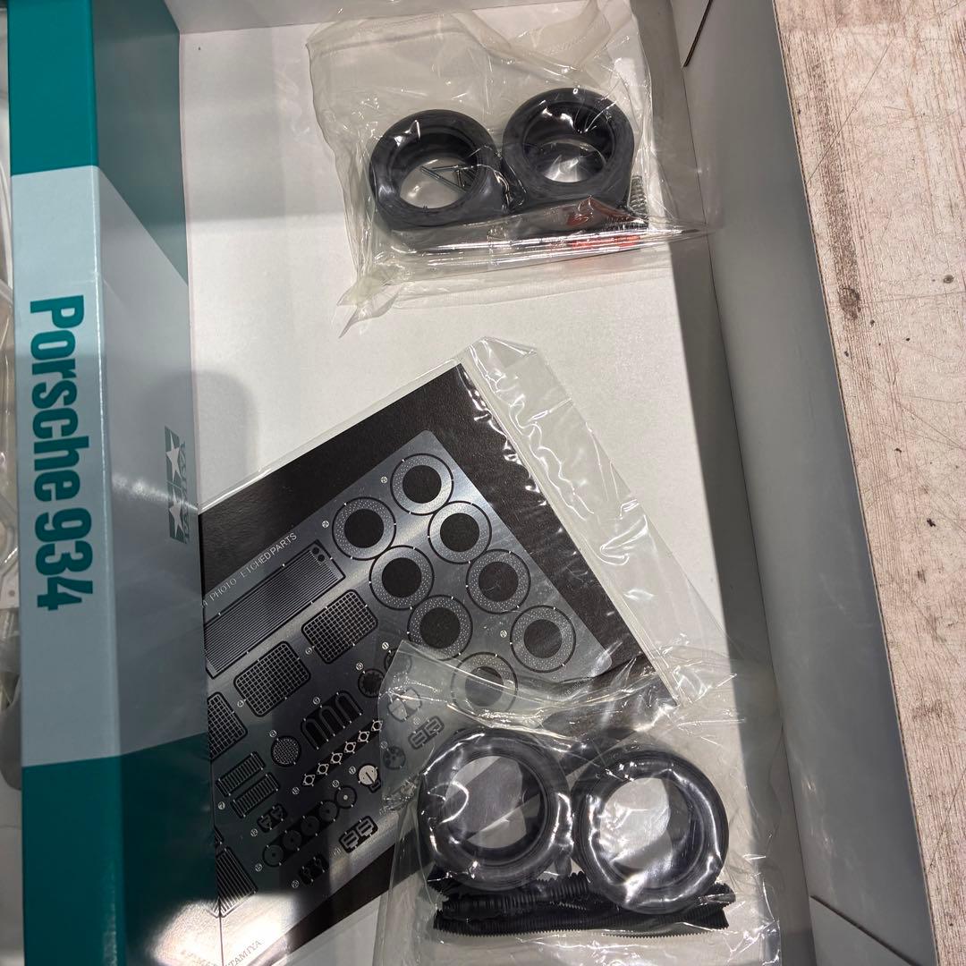 未組立 タミヤ 1/12 No.56 ポルシェ 934 ヴァイラント - メルカリ