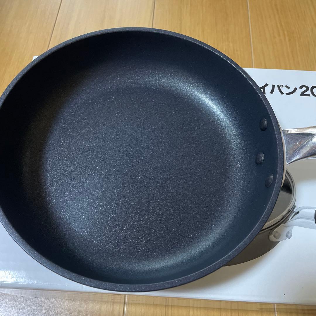 Tupperware TAKUMI 匠 フライパン 20cm - メルカリ