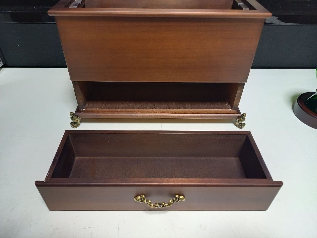 クラシック　ジュエリー　メイク　ウッド　ボックス　真鍮　脚付　金具　化粧　木箱