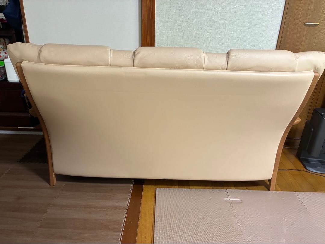 カリモク製　モダンデザイン 3人掛けソファ ベージュ※引き取り限定　福岡県※