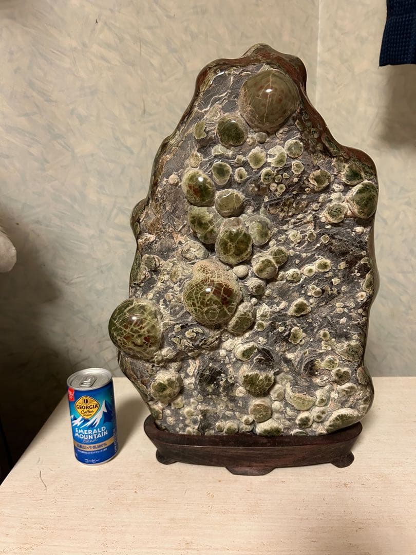 北海道門別産　球顆流紋岩　鑑賞石