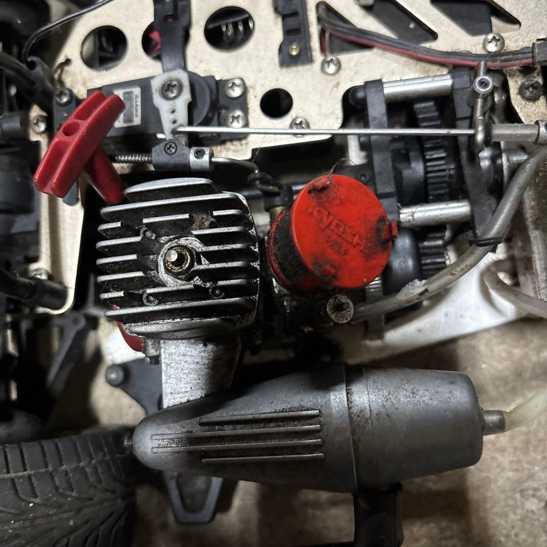 ロ*ー様 京商　エンジン　ラジコン　スカイライン