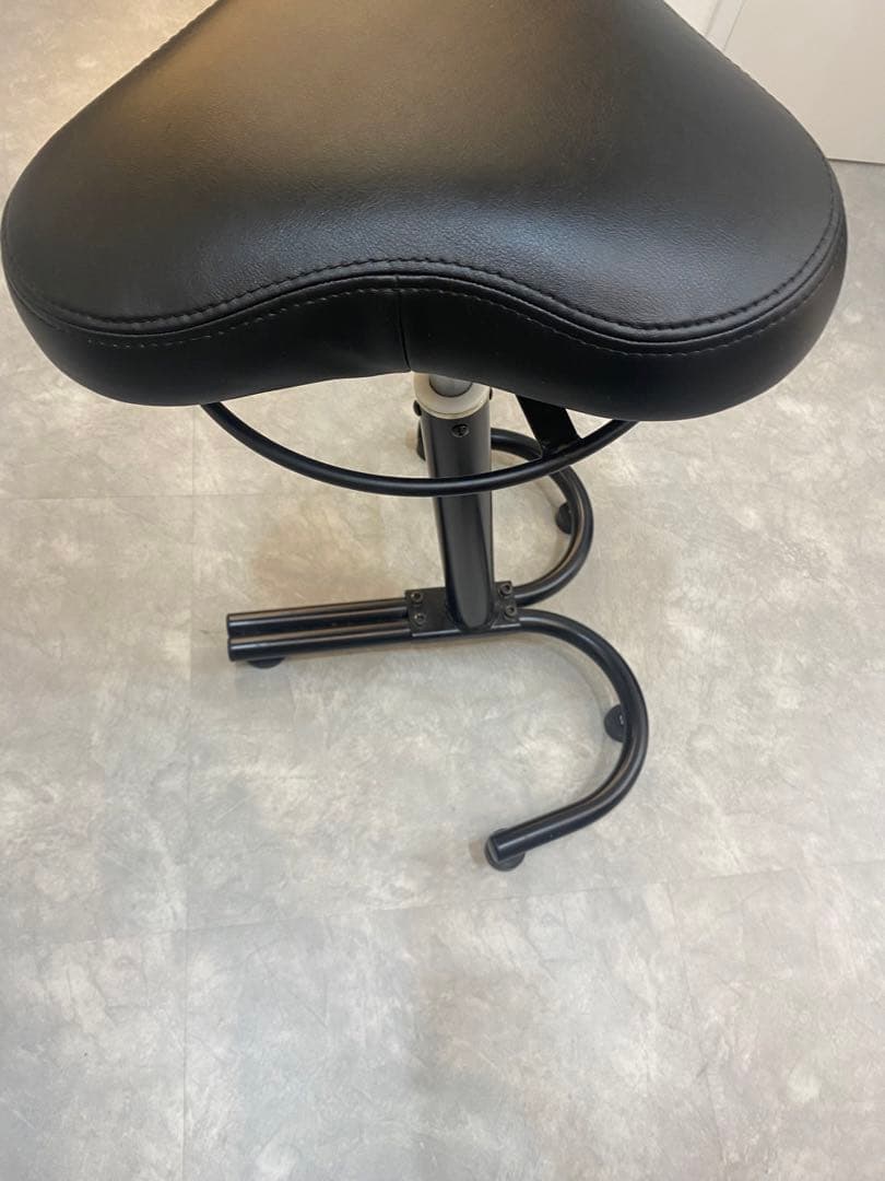 大広　OVE Shell DX スツール