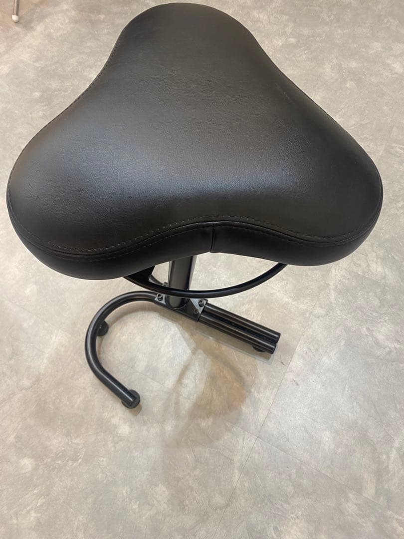 大広　OVE Shell DX スツール